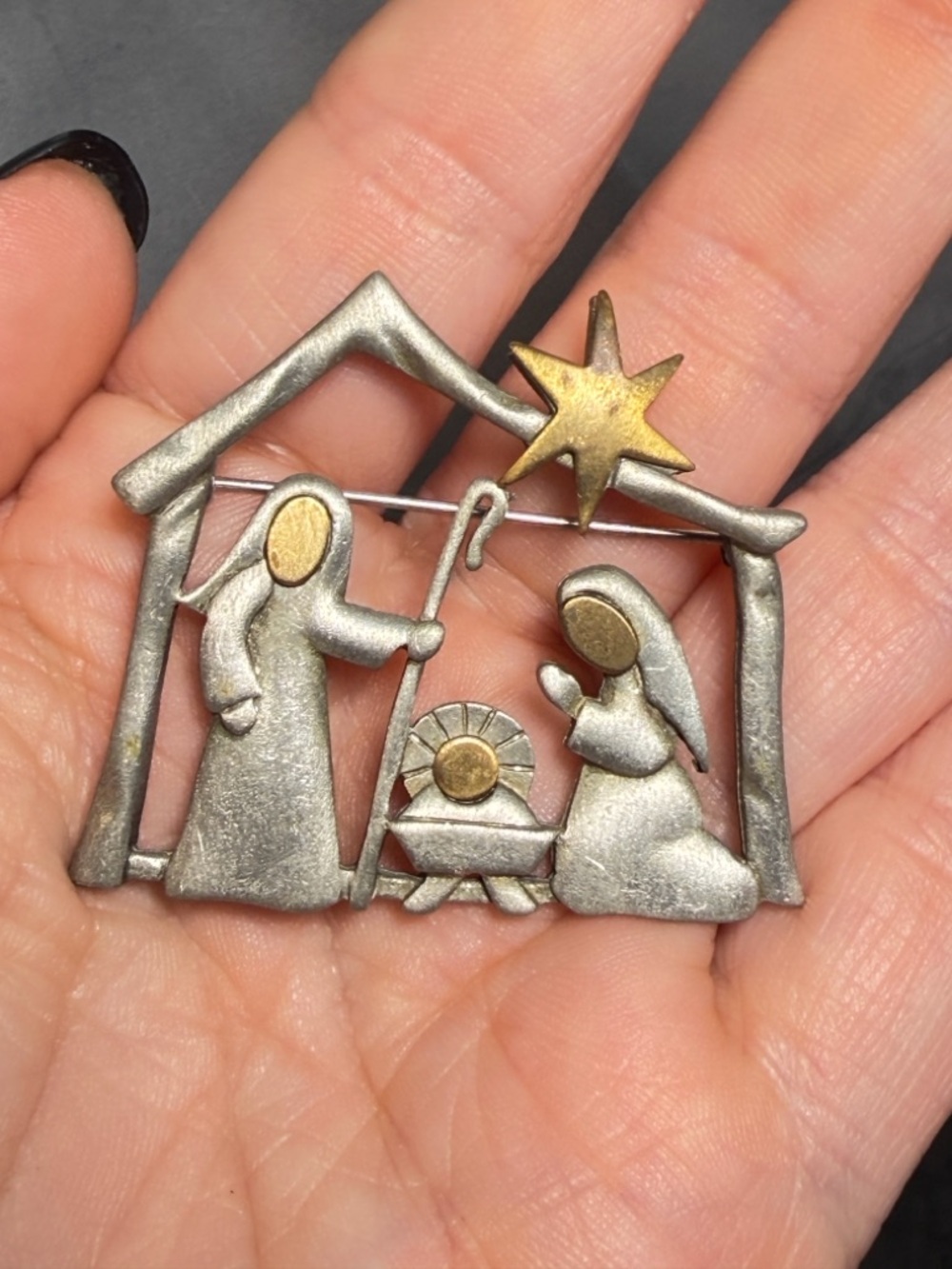 JJ Vintage Nativity Scene Brooch Two Tone Manger Mary Joseph Baby Jesus